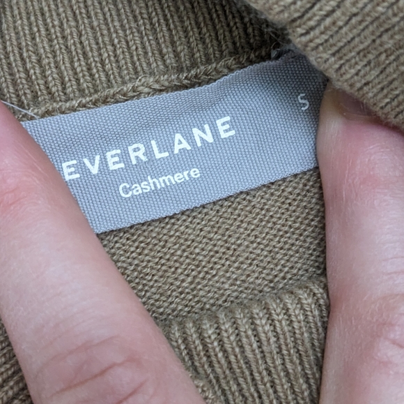Everlane Cashmere Boxy Turtleneck Sweater Small - Picture 3 of 5